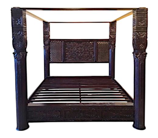 Lotus Pillar Canopy Bed