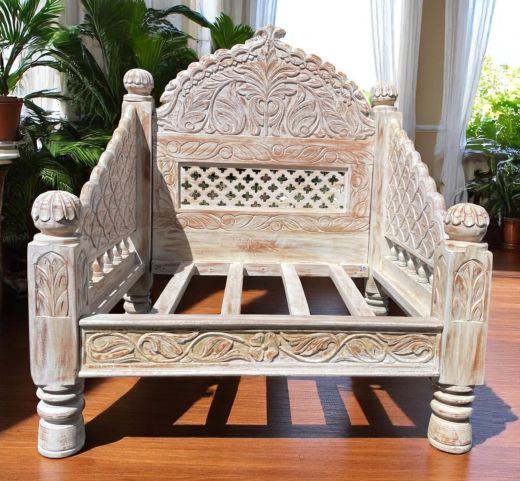 Carved Jhula Love Seat, Cream. 
