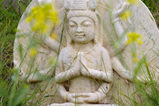 statues